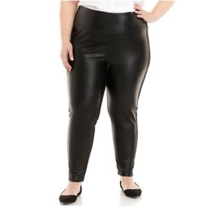 Calvin Klein
Plus Size Faux Leather Front Compression Leggings